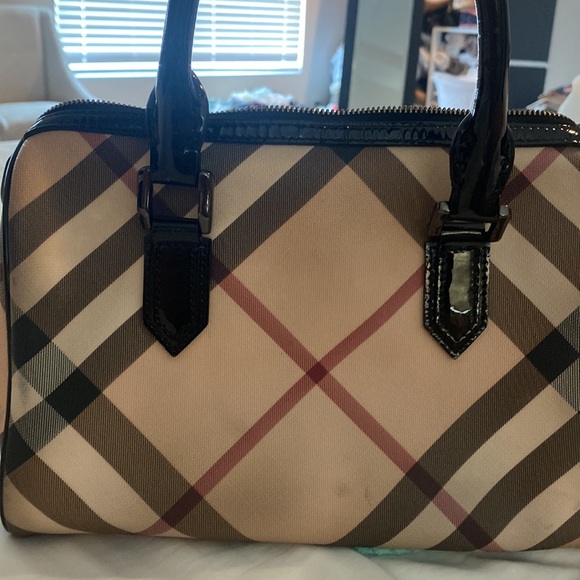 Burberry Beige/Black Nova Check PVC and Patent Leather Chester Bag - Picture 15 of 16